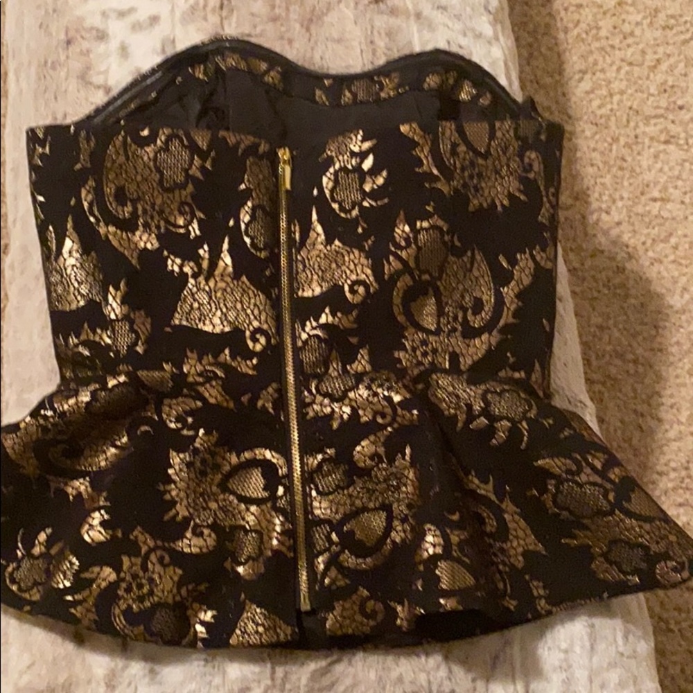 Top - Picture 2 of 2